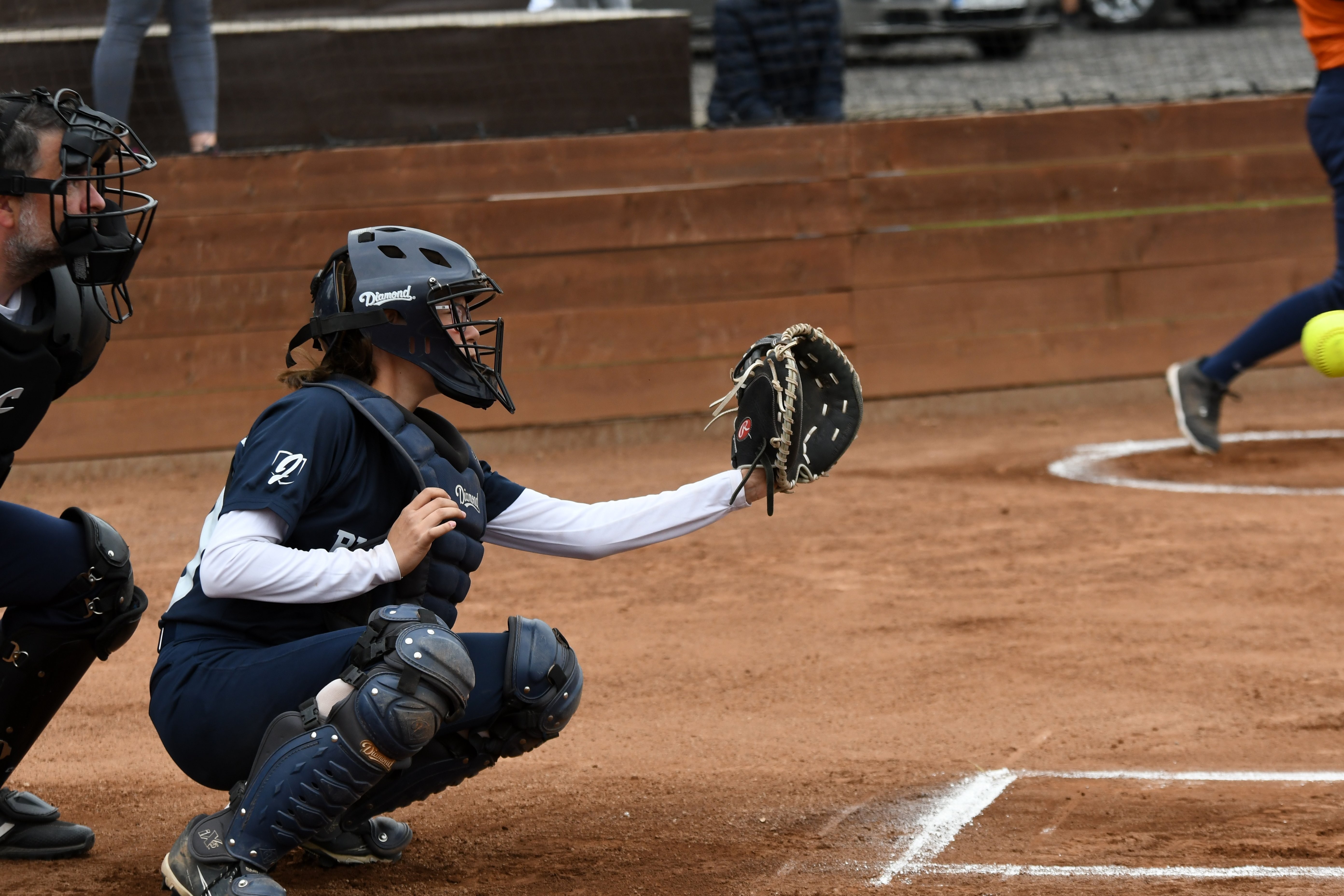 Catcher u home plate